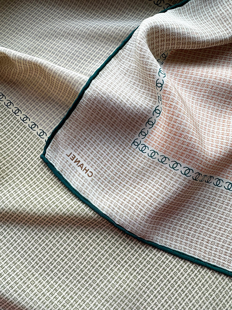 Zijden designer sjaal