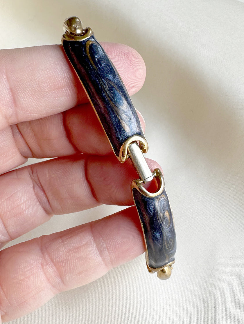 Grijze geëmailleerde armband