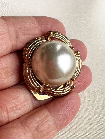 Sjaalclip met grote faux parel