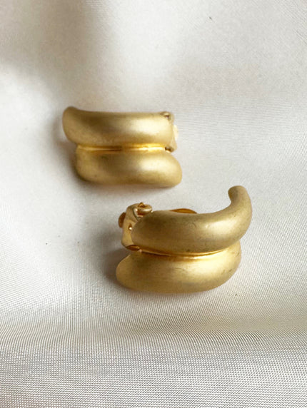 Matgouden clip oorbellen