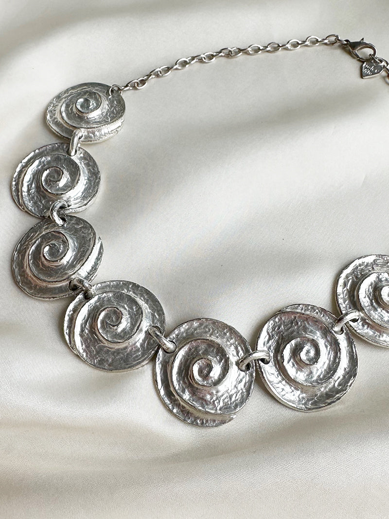 Verzilverd designer collier