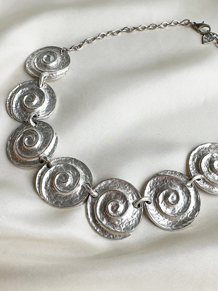 Verzilverd designer collier