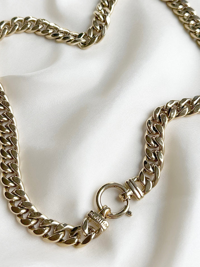 Vergulde brede schakelketting