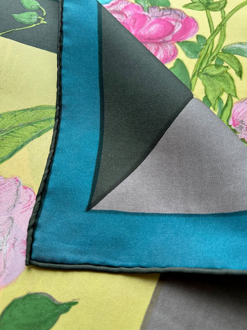 Zijden designer sjaal met groot boeket