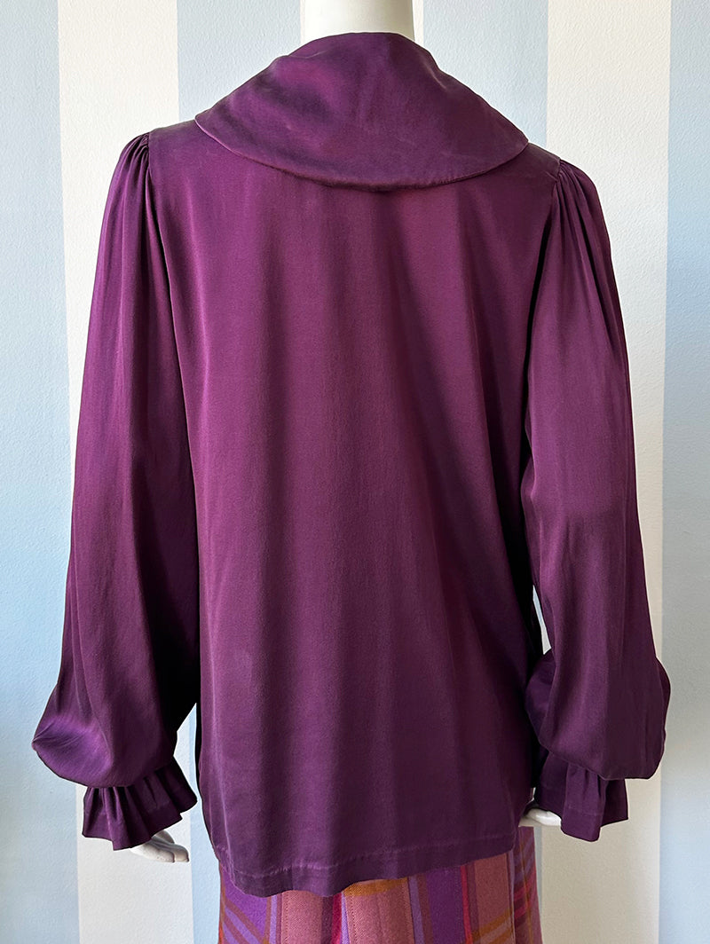Donkerpaarse zijden strikblouse