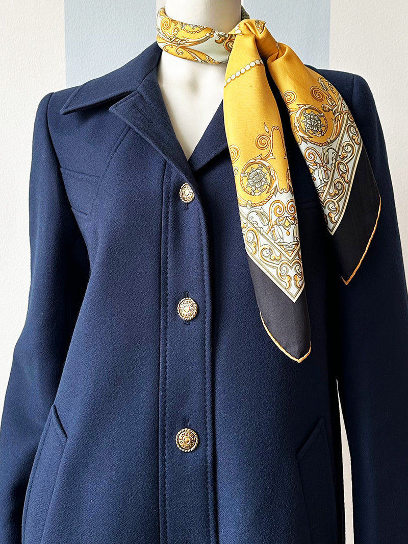 Donkerblauwe wollen mantel