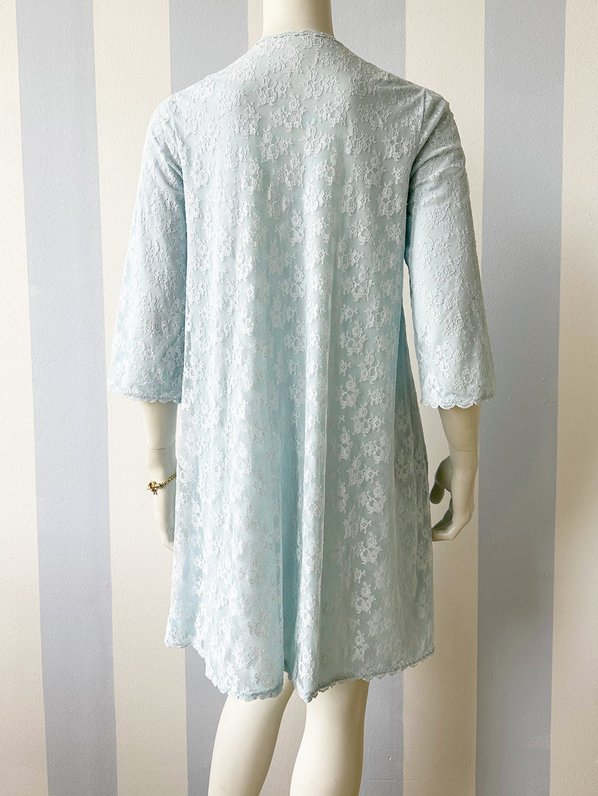 Lichtblauw kanten jasje