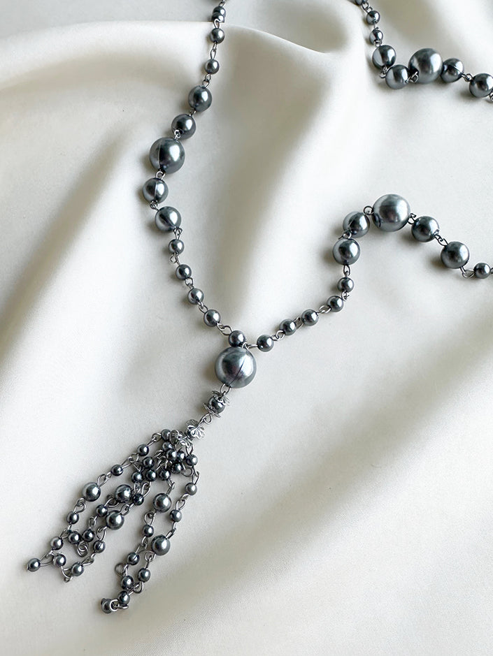 Grijze faux parelketting