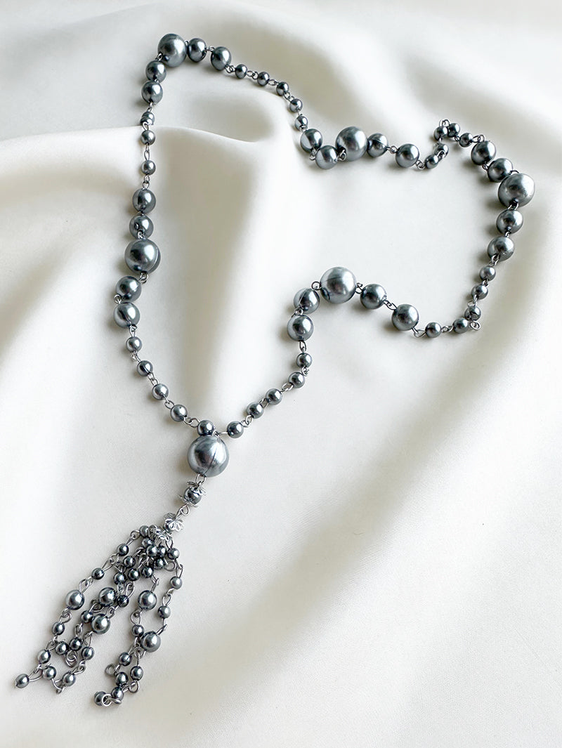 Grijze faux parelketting