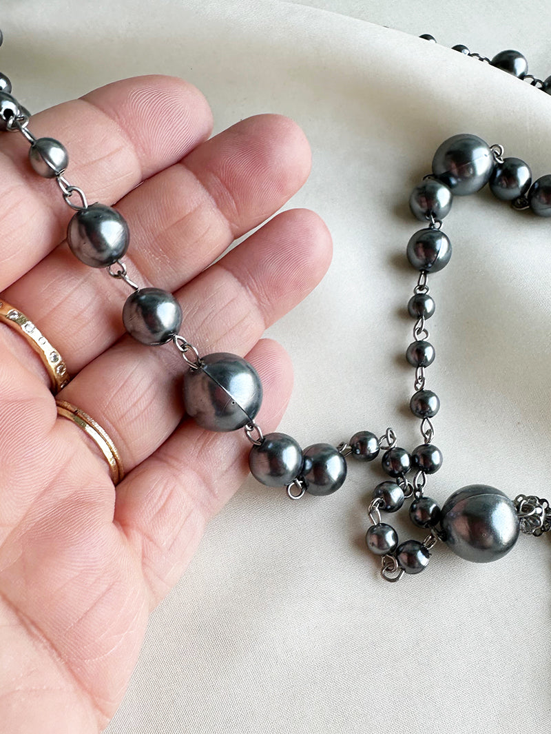 Grijze faux parelketting