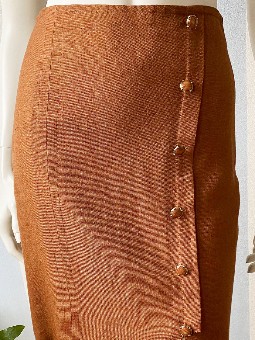 Bruin kokerrokje met bijpassende clip oorbellen