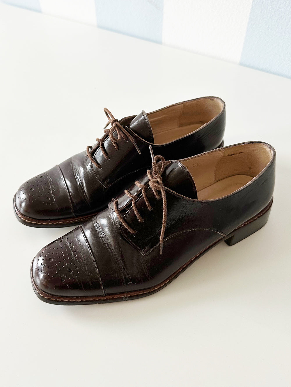 Bruine leren brogues