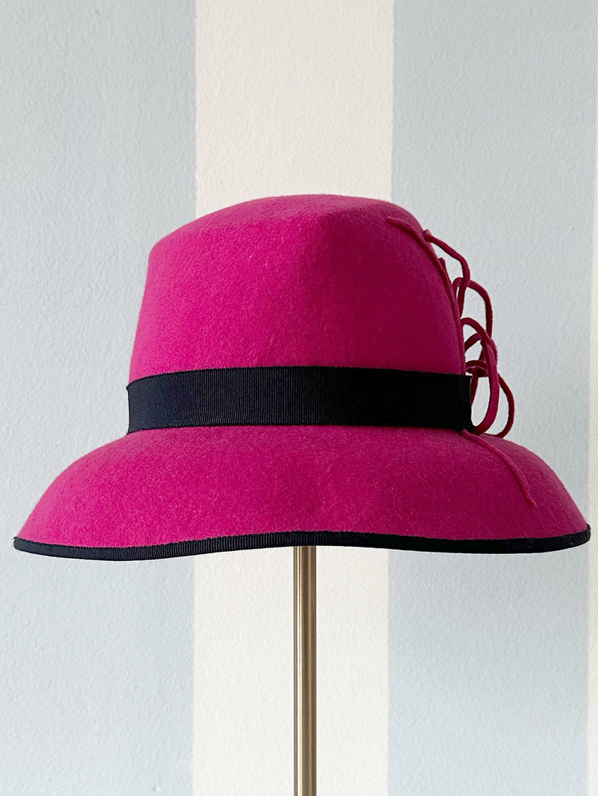 Fuchsia wollen a-symmetrische hoed