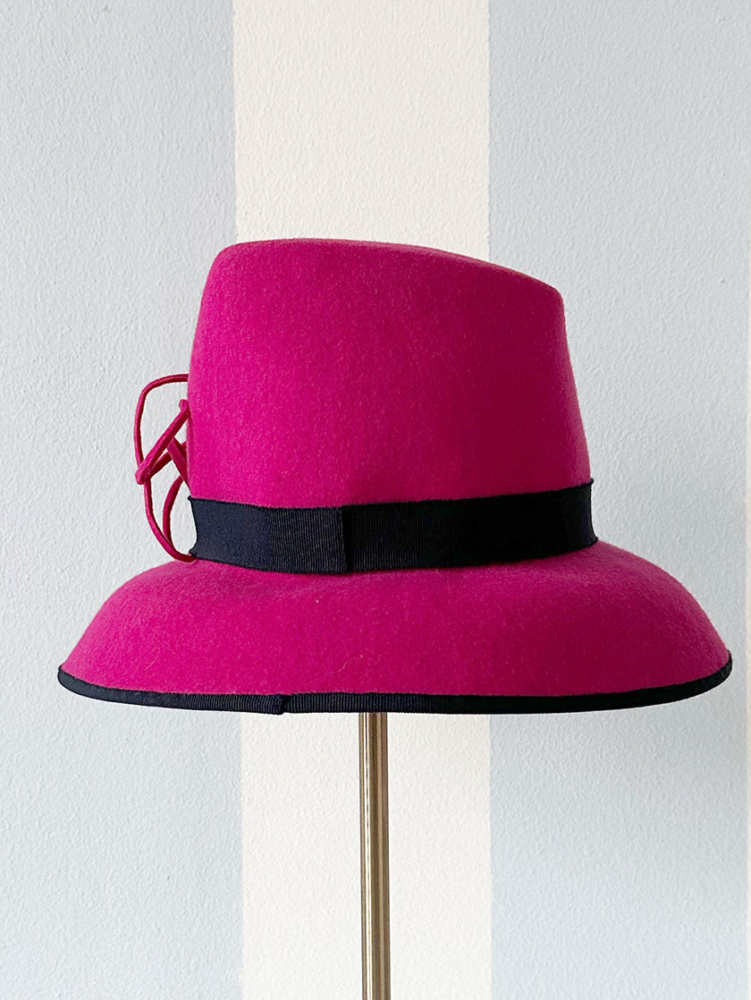 Fuchsia wollen a-symmetrische hoed
