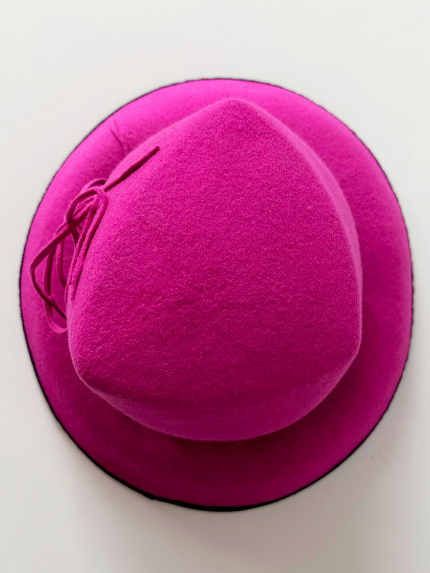 Fuchsia wollen a-symmetrische hoed