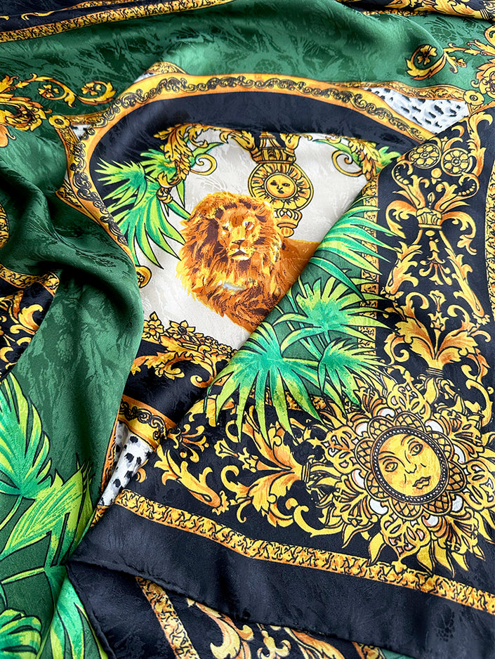 Zijden sjaal met leeuw