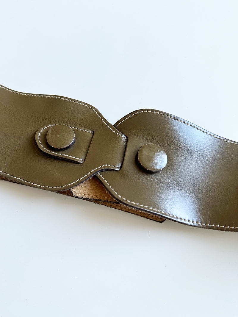 Olijfgroene leren ceintuur