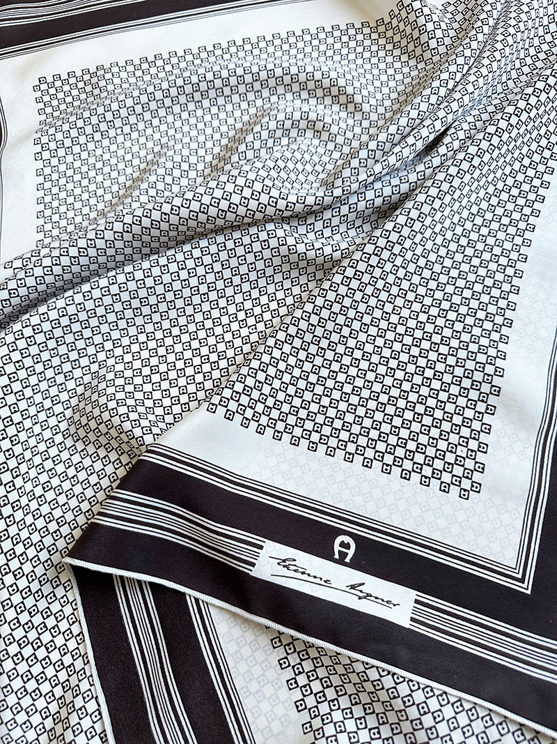 Zijden designer monogram sjaal