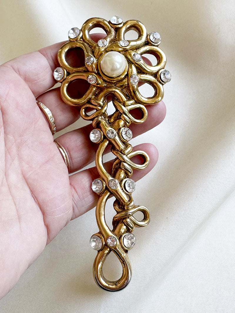 Grote(!) designer broche