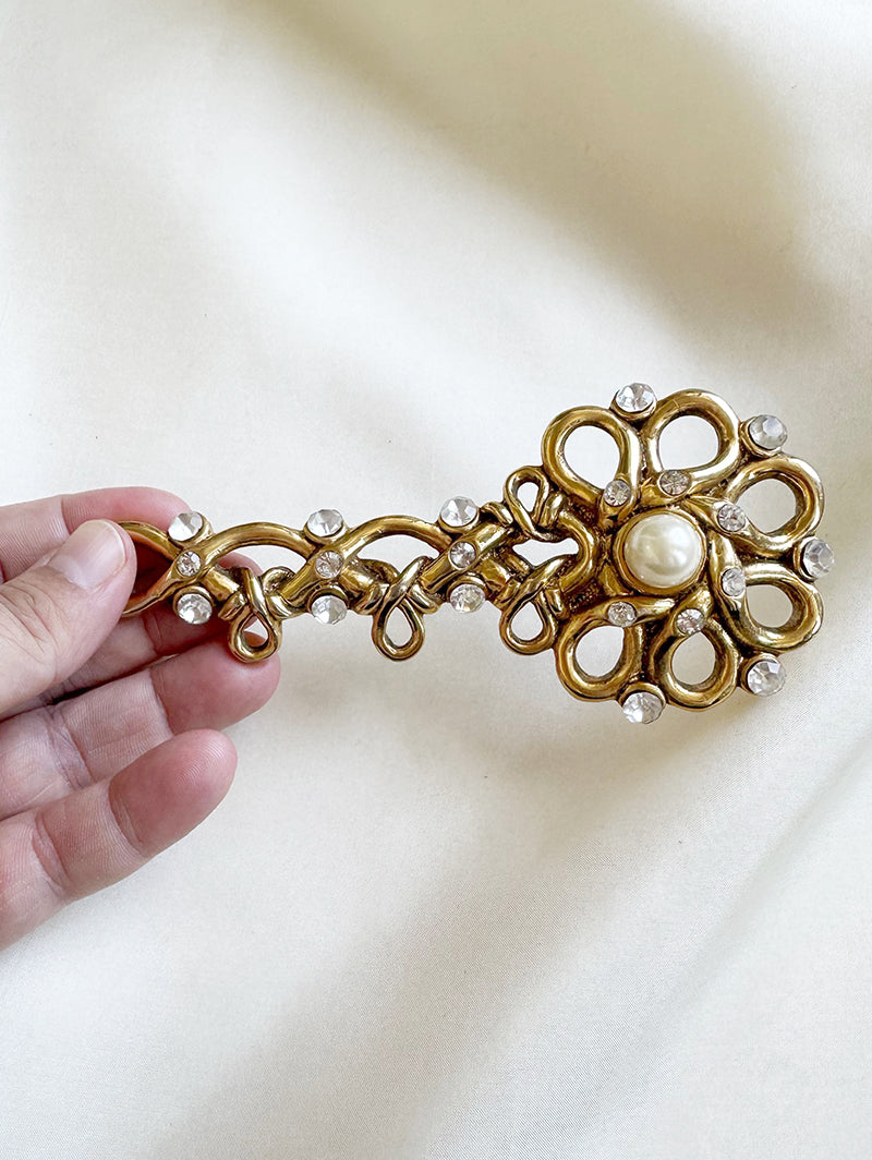 Grote(!) designer broche