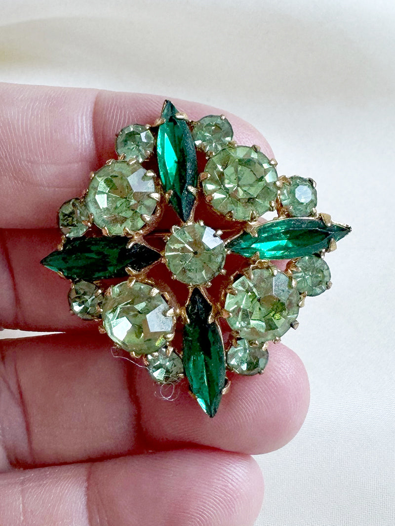 Groene strass broche
