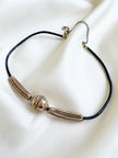 Leren choker met gouden kralen