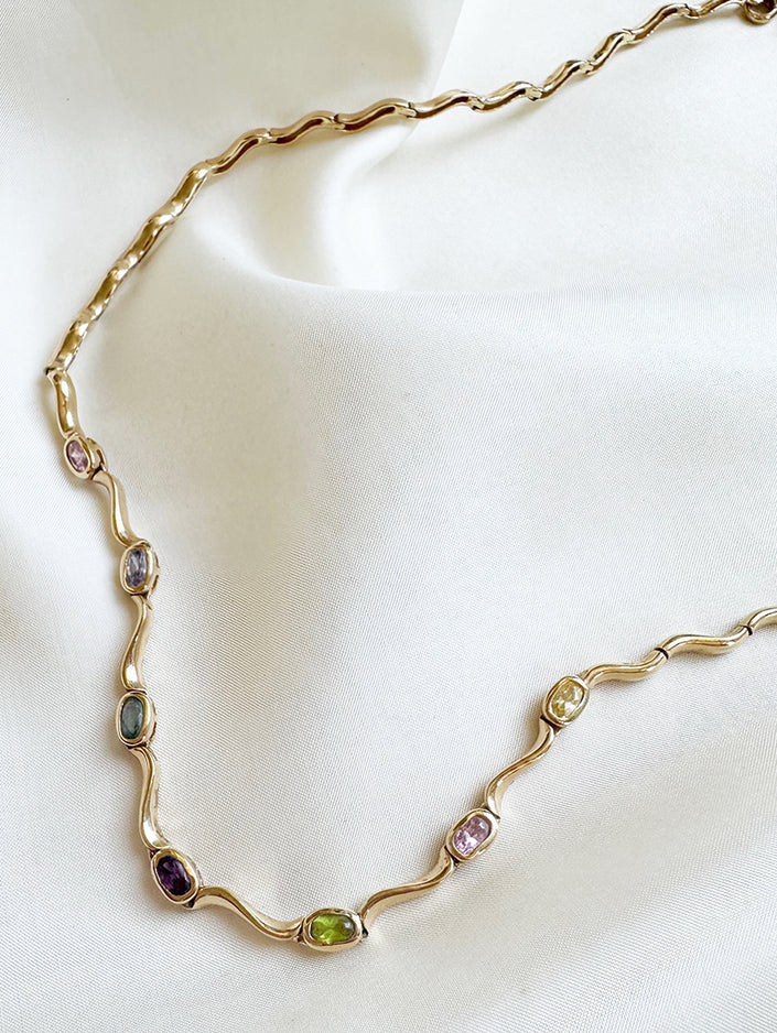 Verguld collier met steentjes