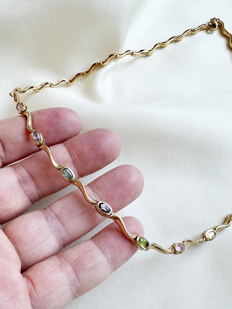 Verguld collier met steentjes