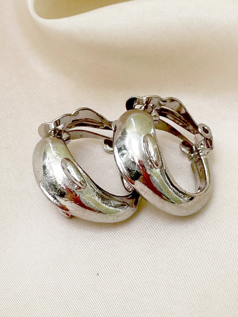 Zilveren dolfijn oorbellen