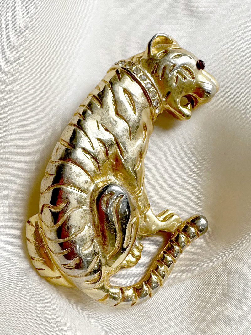 Grote gouden tijger broche