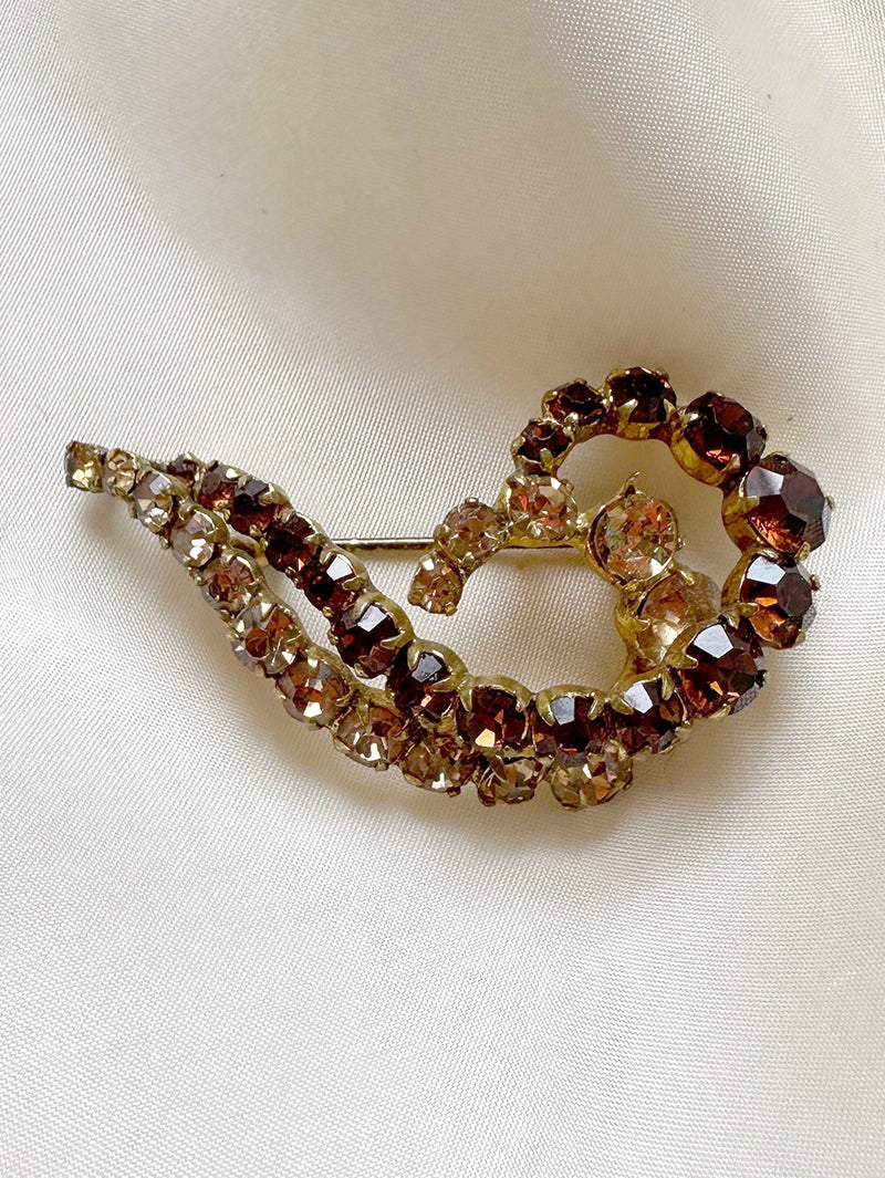 Bruine strass broche
