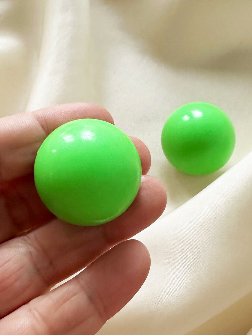 Gifgroene ronde clip oorbellen