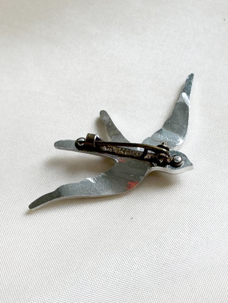 Zwaluw broche met markasietjes