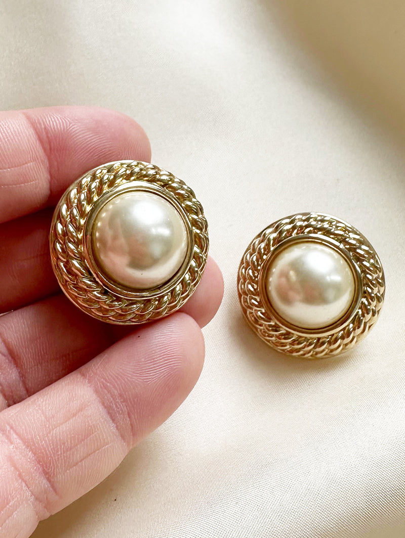 Ronde faux parel clip oorbellen