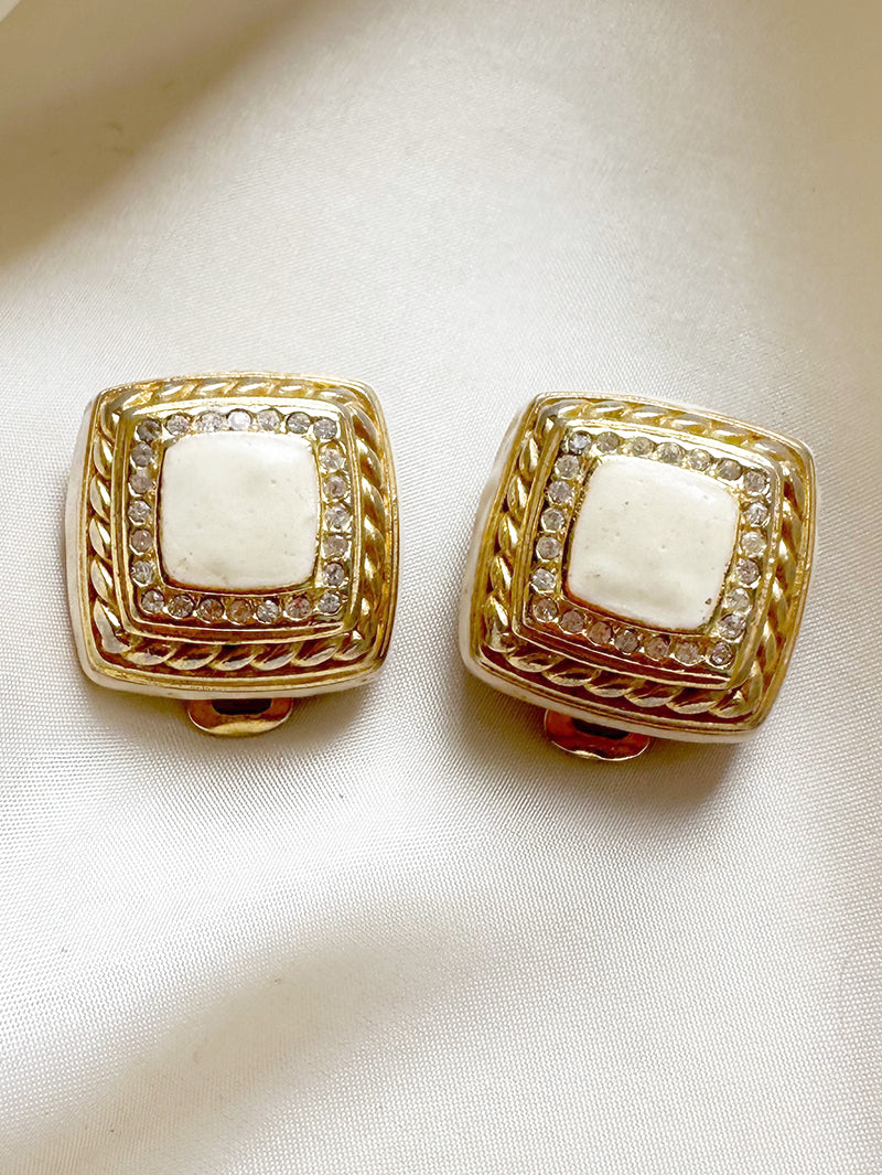 Kleine vierkante clip oorbellen