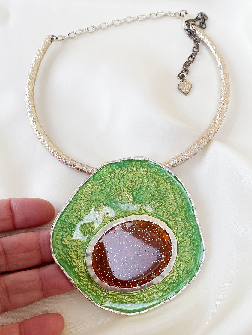 Verzilverd collier met grote hanger