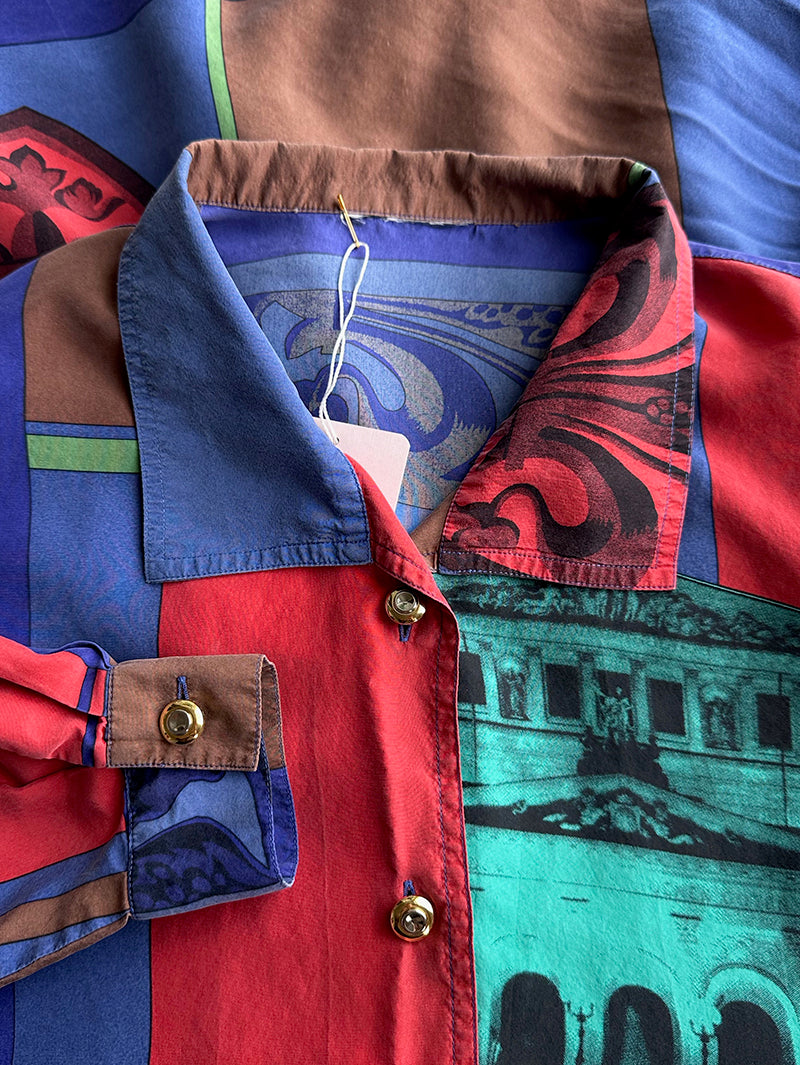 Getailleerde zijden blouse