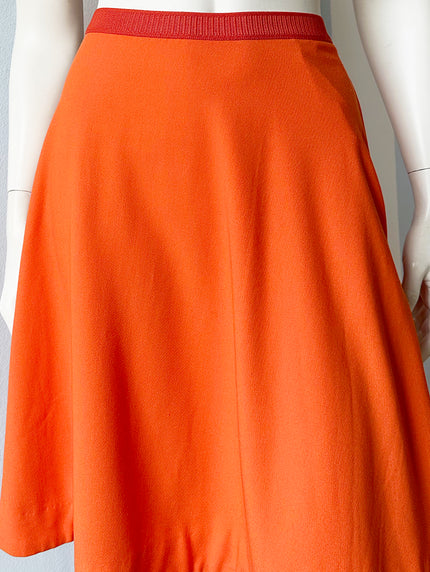 Gerende oranje rok