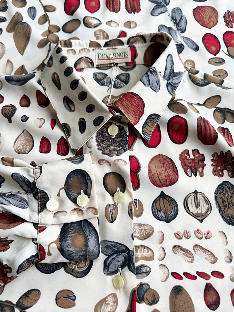 Blouse met dessin met een verzameling noten