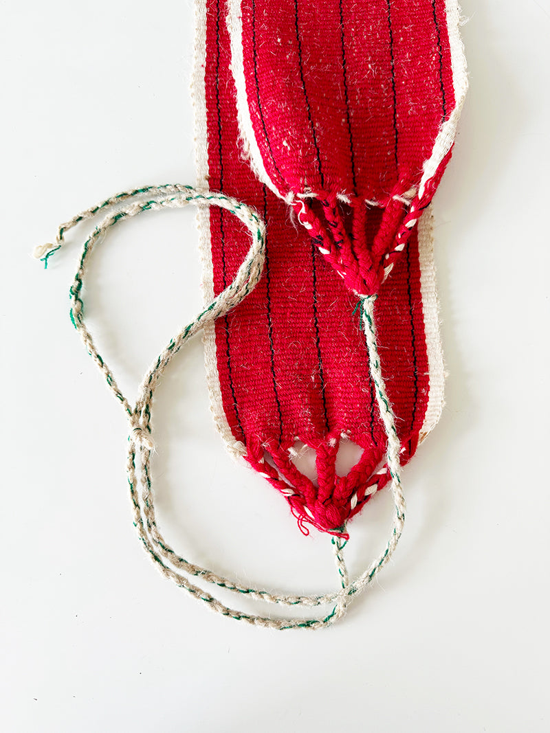 Rode wollen ceintuur