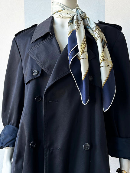 Donkerblauwe trenchcoat