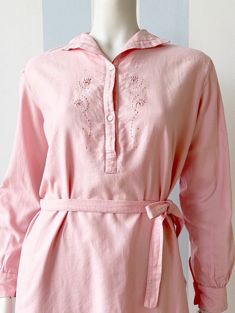 Roze lange nachtjapon van La Samaritaine