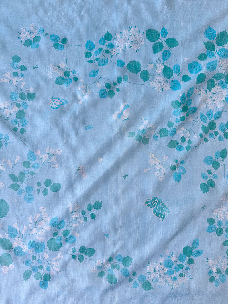 Lichtblauwe floral sjaal