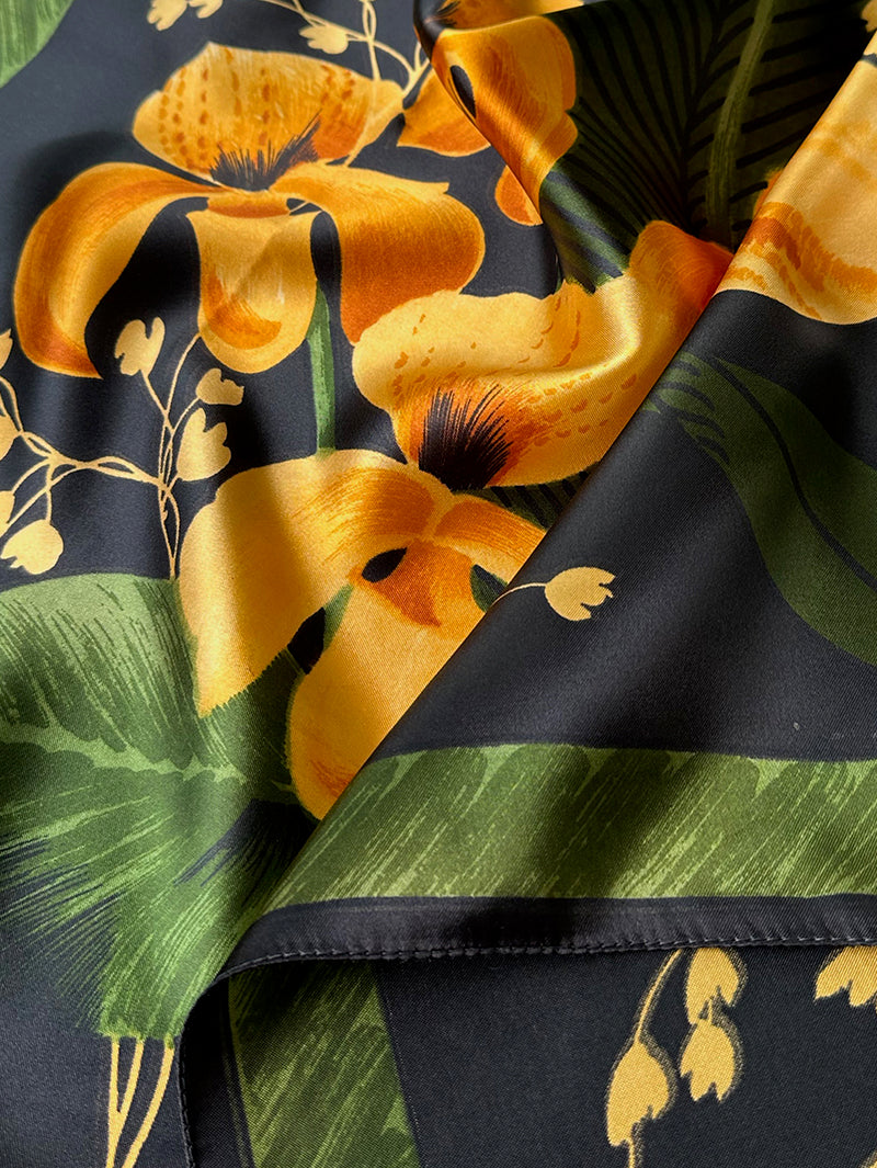 Sjaal met tropische bloemen