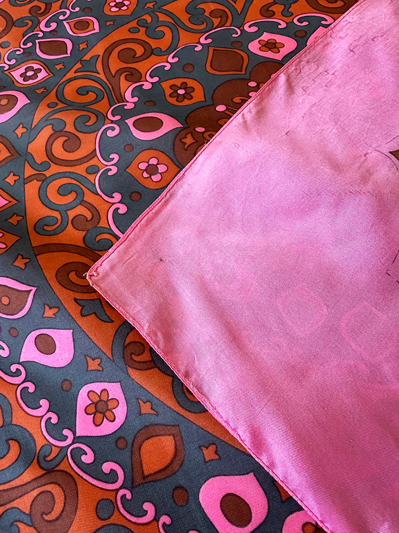 Roze sjaal met mandala