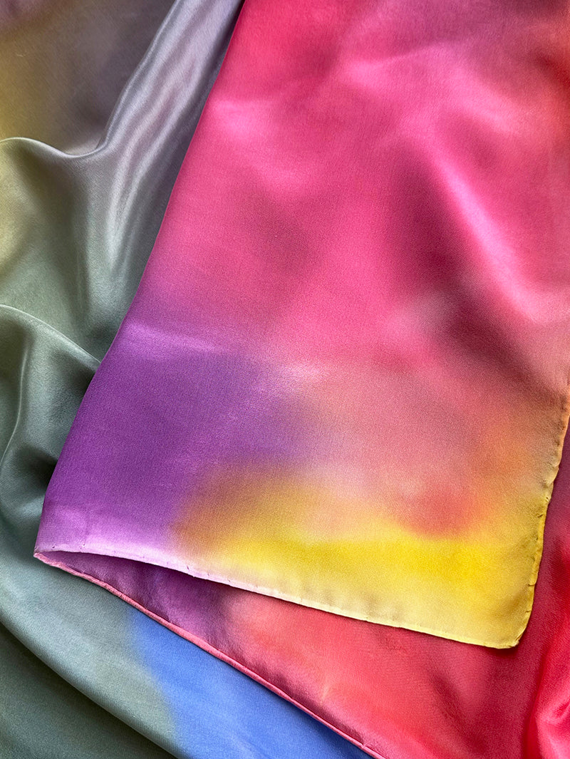 Zijden regenboog sjaal