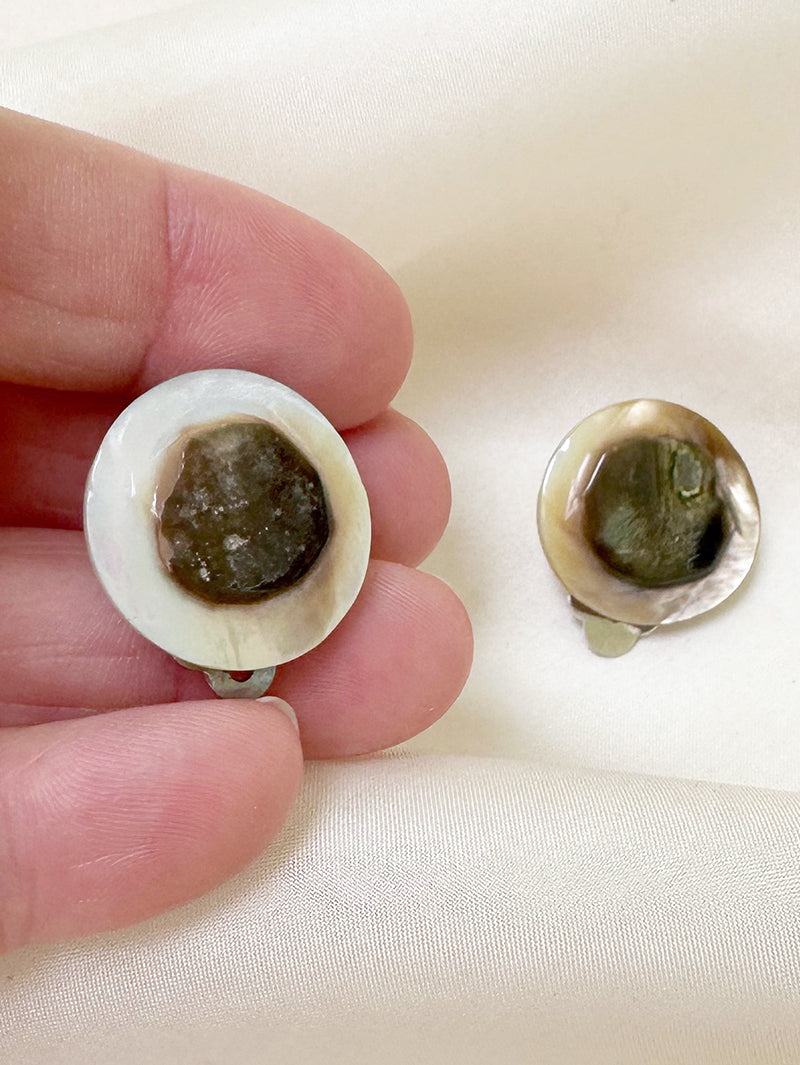 Parelmoeren clip oorbellen