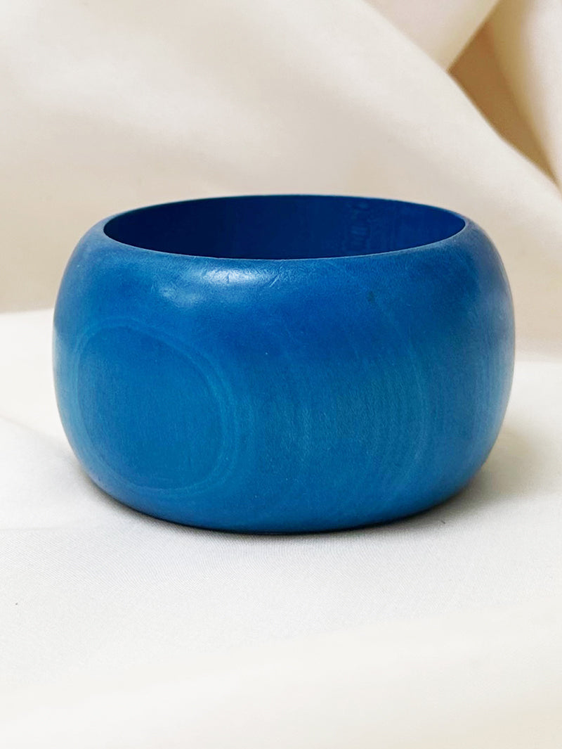 Brede blauwe houten bangle