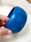 Brede blauwe houten bangle