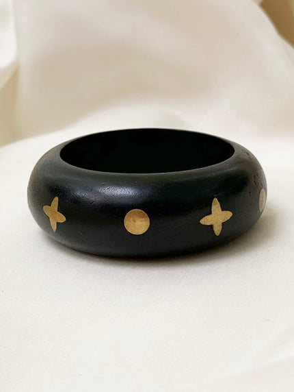 Hout met messing bangle